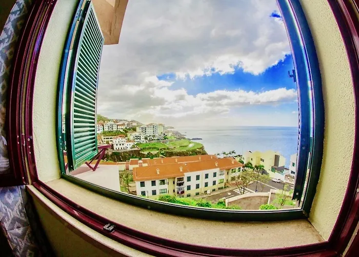 Sol & Mar * Camara de Lobos