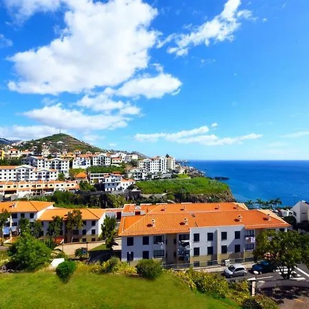 Sol & Mar * Camara de Lobos